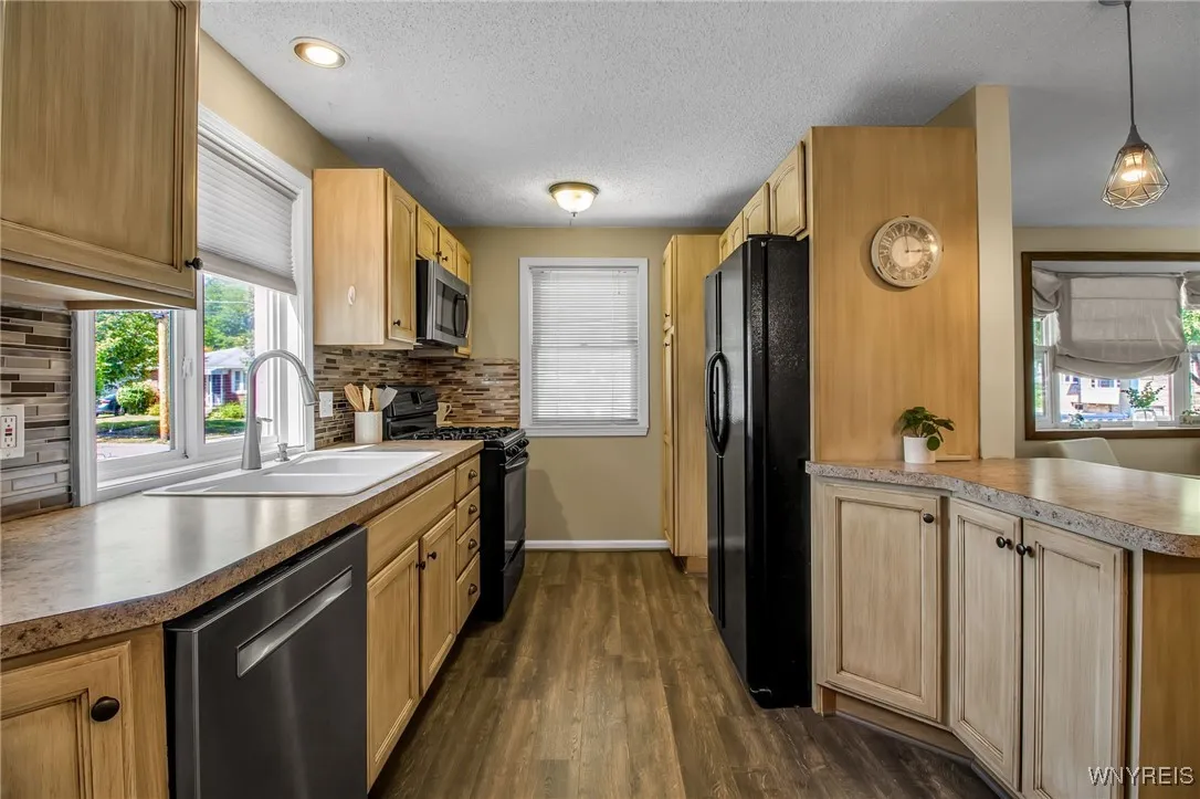 39 Delray Avenue, West Seneca, New York 14224, West Seneca, New York 14224, 3 Bedrooms Bedrooms, 8 Rooms Rooms,2 BathroomsBathrooms,Residential,For Sale,39 Delray Avenue, West Seneca, New York 14224,B1632847