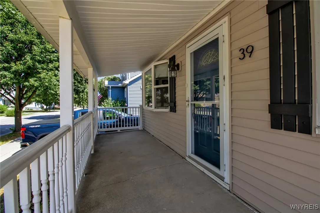 39 Delray Avenue, West Seneca, New York 14224, West Seneca, New York 14224, 3 Bedrooms Bedrooms, 8 Rooms Rooms,2 BathroomsBathrooms,Residential,For Sale,39 Delray Avenue, West Seneca, New York 14224,B1632847