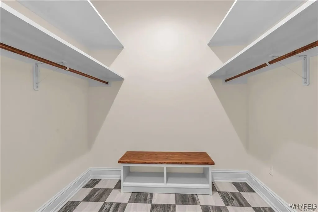 674 Main Street 3, Buffalo, New York 14202, Buffalo, New York 14202, 2 Bedrooms Bedrooms, 8 Rooms Rooms,2 BathroomsBathrooms,Residential,For Sale,674 Main Street 3, Buffalo, New York 14202,B1632605