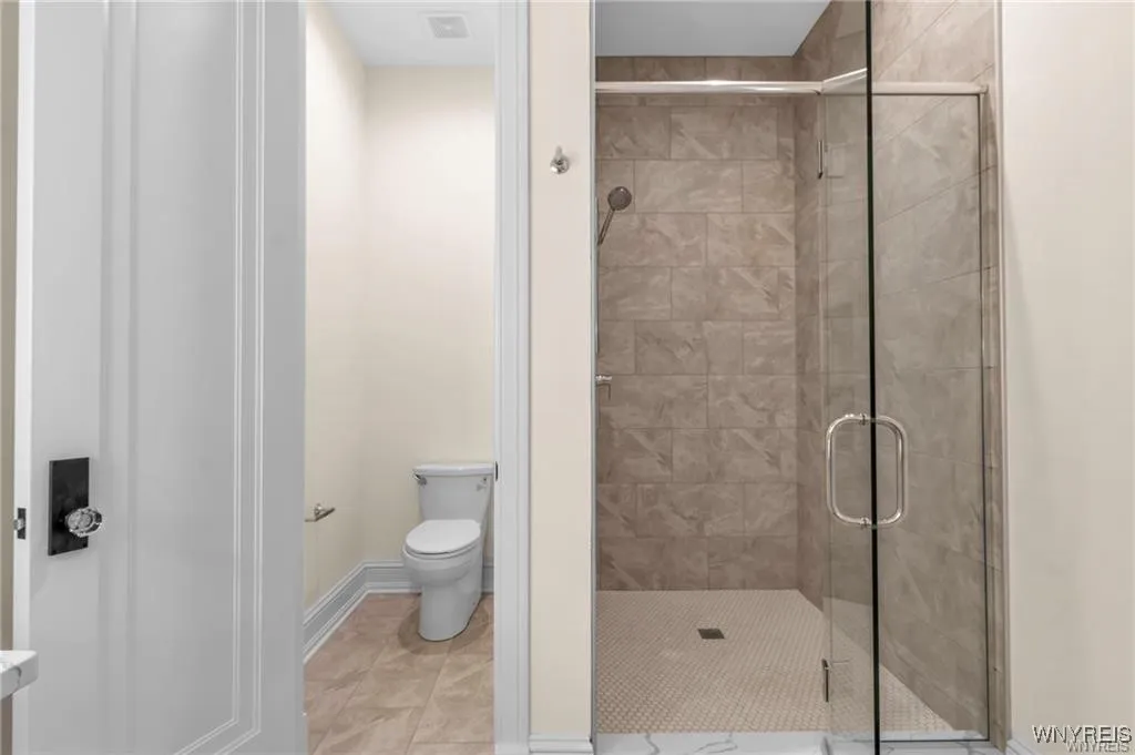674 Main Street 3, Buffalo, New York 14202, Buffalo, New York 14202, 2 Bedrooms Bedrooms, 8 Rooms Rooms,2 BathroomsBathrooms,Residential,For Sale,674 Main Street 3, Buffalo, New York 14202,B1632605