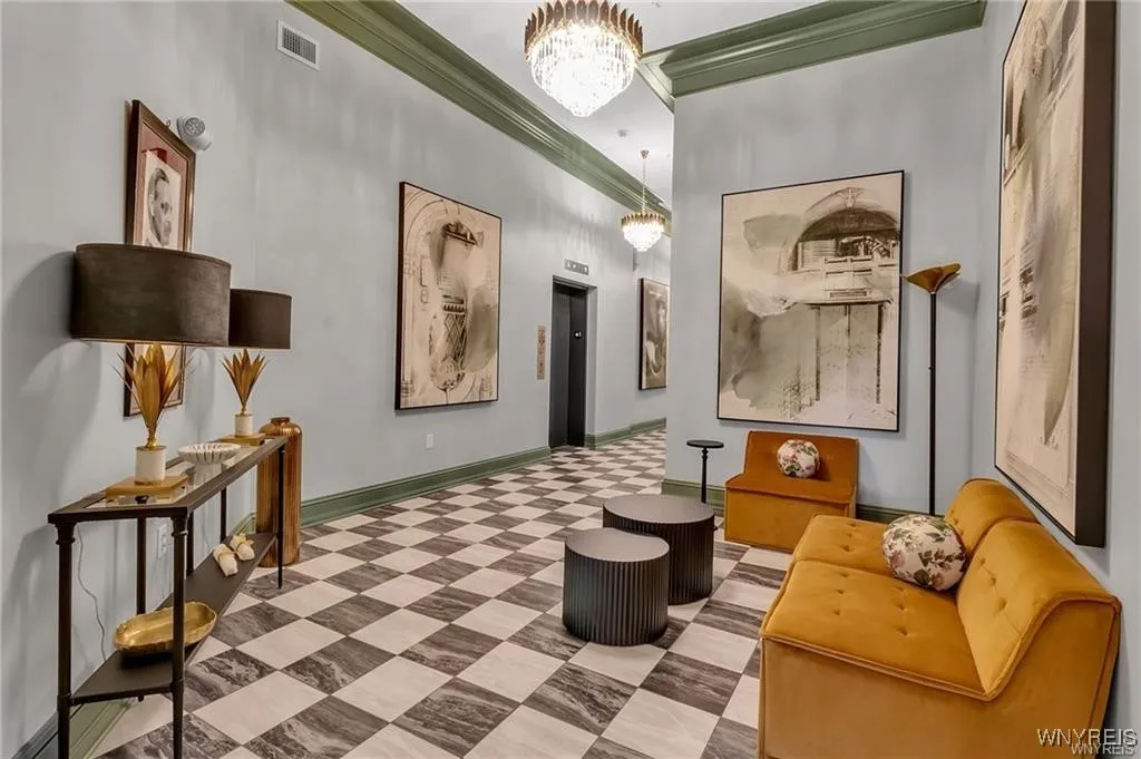 674 Main Street 3, Buffalo, New York 14202, Buffalo, New York 14202, 2 Bedrooms Bedrooms, 8 Rooms Rooms,2 BathroomsBathrooms,Residential,For Sale,674 Main Street 3, Buffalo, New York 14202,B1632605