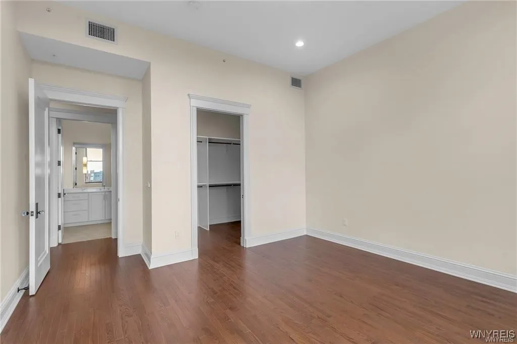 674 Main Street 3, Buffalo, New York 14202, Buffalo, New York 14202, 2 Bedrooms Bedrooms, 8 Rooms Rooms,2 BathroomsBathrooms,Residential,For Sale,674 Main Street 3, Buffalo, New York 14202,B1632605