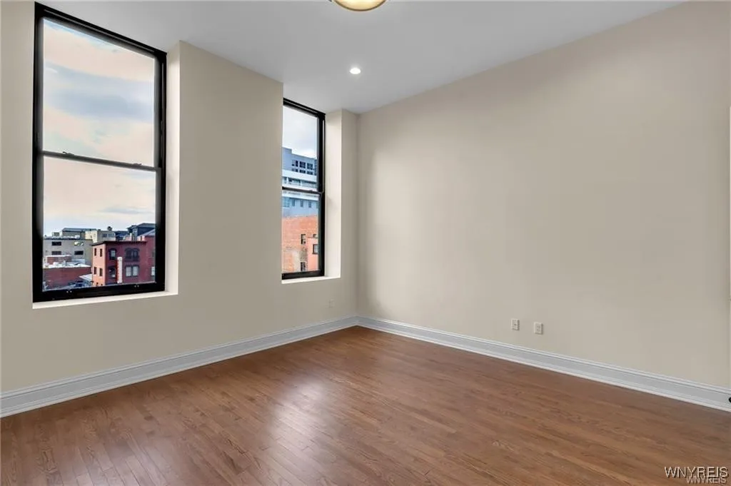 674 Main Street 3, Buffalo, New York 14202, Buffalo, New York 14202, 2 Bedrooms Bedrooms, 8 Rooms Rooms,2 BathroomsBathrooms,Residential,For Sale,674 Main Street 3, Buffalo, New York 14202,B1632605