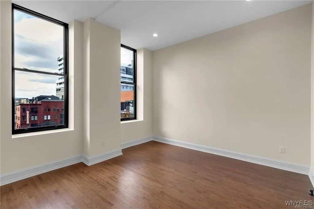 674 Main Street 3, Buffalo, New York 14202, Buffalo, New York 14202, 2 Bedrooms Bedrooms, 8 Rooms Rooms,2 BathroomsBathrooms,Residential,For Sale,674 Main Street 3, Buffalo, New York 14202,B1632605