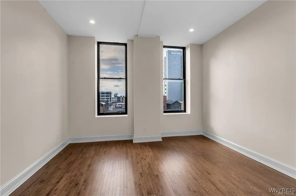 674 Main Street 3, Buffalo, New York 14202, Buffalo, New York 14202, 2 Bedrooms Bedrooms, 8 Rooms Rooms,2 BathroomsBathrooms,Residential,For Sale,674 Main Street 3, Buffalo, New York 14202,B1632605