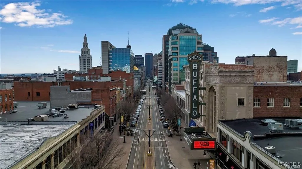 674 Main Street 3, Buffalo, New York 14202, Buffalo, New York 14202, 2 Bedrooms Bedrooms, 8 Rooms Rooms,2 BathroomsBathrooms,Residential,For Sale,674 Main Street 3, Buffalo, New York 14202,B1632605