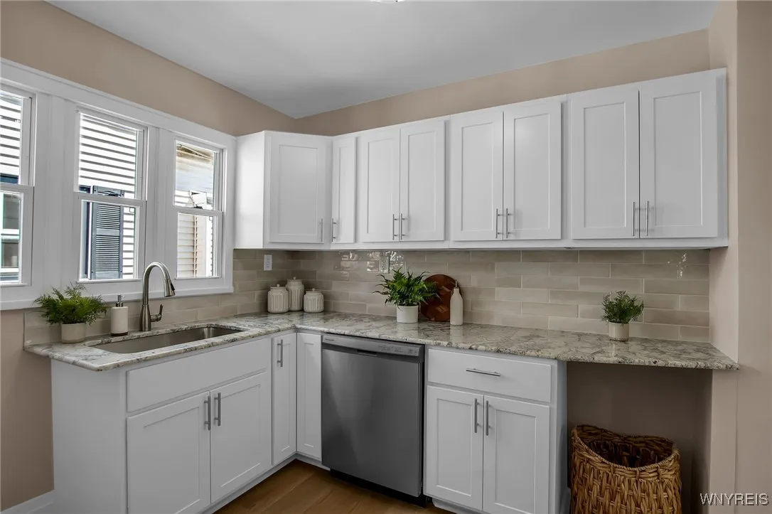 184 Lasalle Avenue, Tonawanda, New York 14217, Tonawanda, New York 14217, 4 Bedrooms Bedrooms, 9 Rooms Rooms,2 BathroomsBathrooms,Residential,For Sale,184 Lasalle Avenue, Tonawanda, New York 14217,0,B1633139