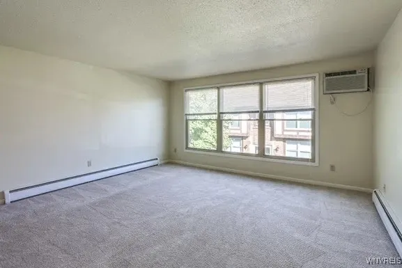 4393 Apt #5 Chestnut Ridge, Amherst, New York 1422, Amherst, New York 14228, 1 Bedroom Bedrooms, 3 Rooms Rooms,1 BathroomBathrooms,Residential Lease,For Rent,4393 Apt #5 Chestnut Ridge, Amherst, New York 1422,B1633225