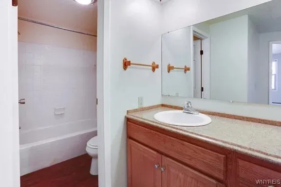 4393 Apt #5 Chestnut Ridge, Amherst, New York 1422, Amherst, New York 14228, 1 Bedroom Bedrooms, 3 Rooms Rooms,1 BathroomBathrooms,Residential Lease,For Rent,4393 Apt #5 Chestnut Ridge, Amherst, New York 1422,B1633225