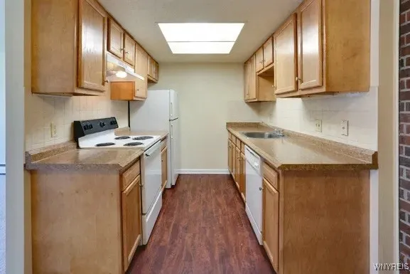 4393 Apt #5 Chestnut Ridge, Amherst, New York 1422, Amherst, New York 14228, 1 Bedroom Bedrooms, 3 Rooms Rooms,1 BathroomBathrooms,Residential Lease,For Rent,4393 Apt #5 Chestnut Ridge, Amherst, New York 1422,B1633225