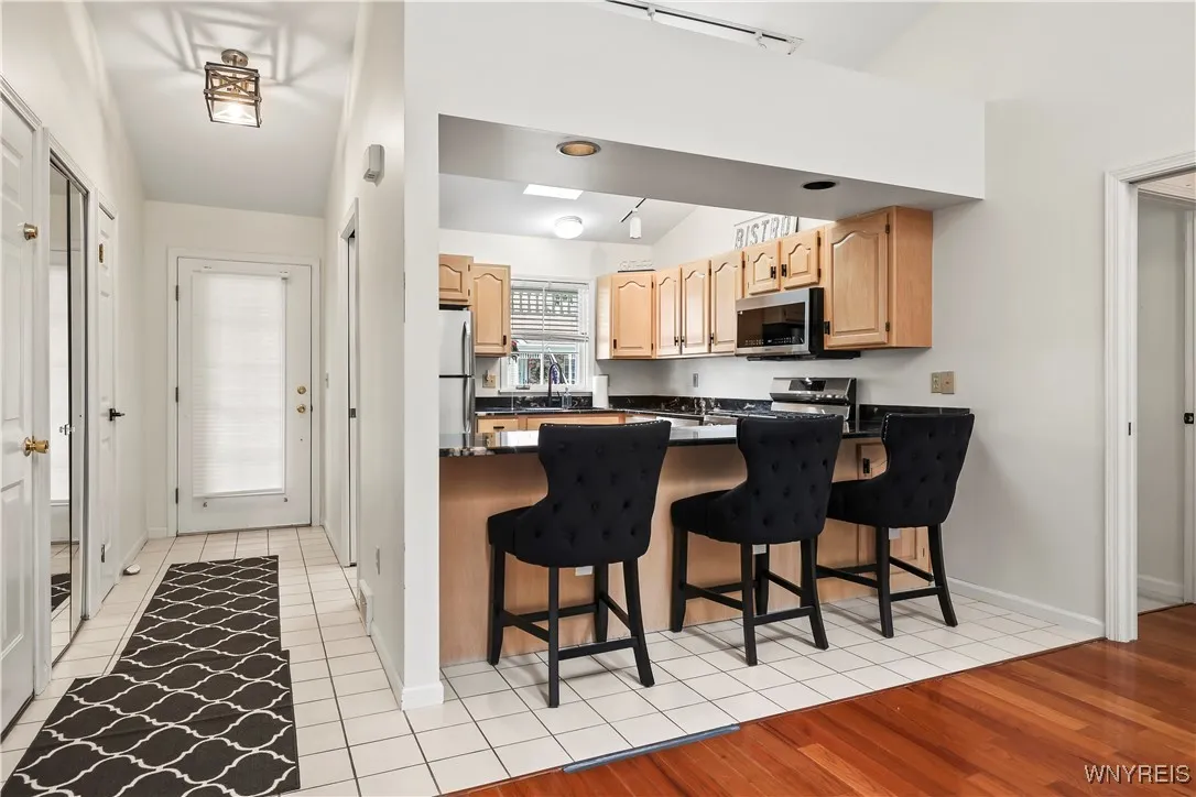 42 Spicebush Lane, Amherst, New York 14221, Amherst, New York 14221, 2 Bedrooms Bedrooms, 7 Rooms Rooms,2 BathroomsBathrooms,Residential,For Sale,42 Spicebush Lane, Amherst, New York 14221,B1633275