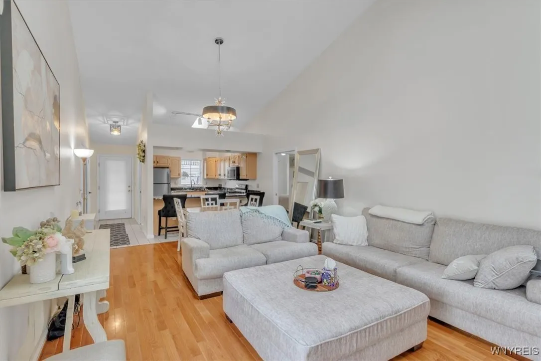 42 Spicebush Lane, Amherst, New York 14221, Amherst, New York 14221, 2 Bedrooms Bedrooms, 7 Rooms Rooms,2 BathroomsBathrooms,Residential,For Sale,42 Spicebush Lane, Amherst, New York 14221,B1633275