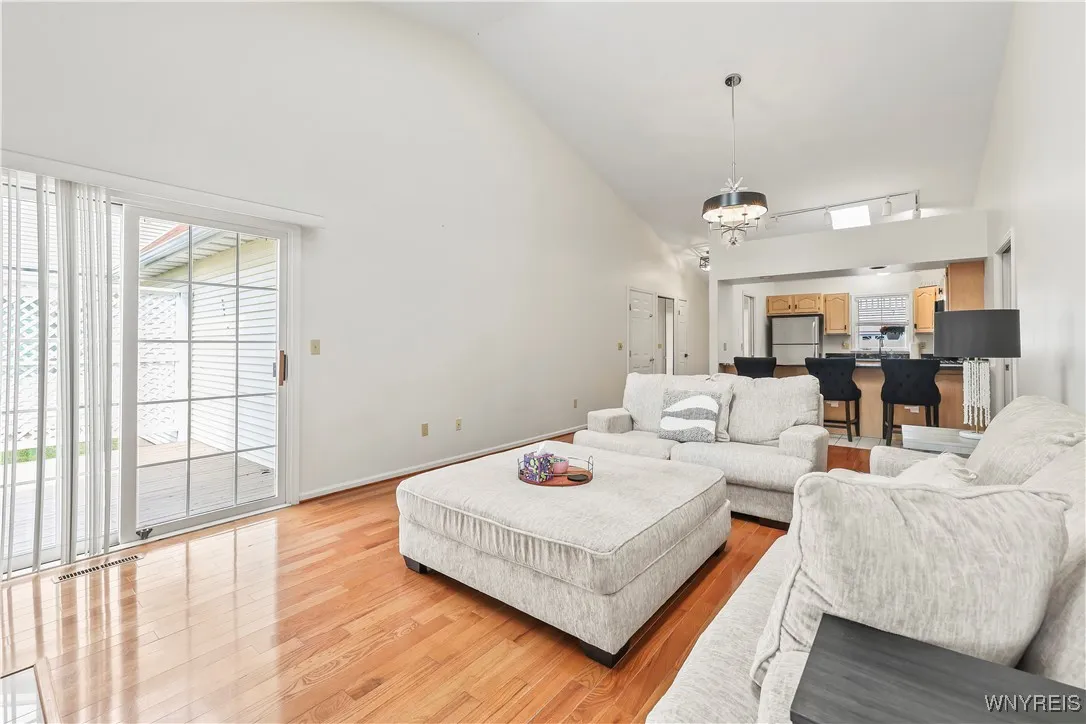 42 Spicebush Lane, Amherst, New York 14221, Amherst, New York 14221, 2 Bedrooms Bedrooms, 7 Rooms Rooms,2 BathroomsBathrooms,Residential,For Sale,42 Spicebush Lane, Amherst, New York 14221,B1633275