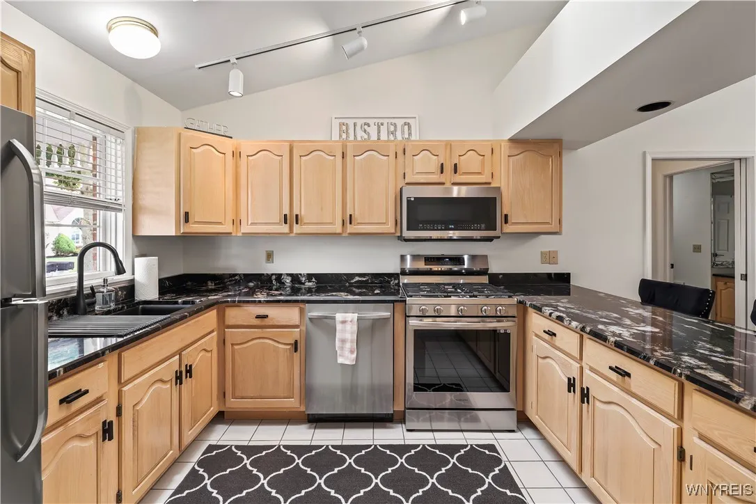 42 Spicebush Lane, Amherst, New York 14221, Amherst, New York 14221, 2 Bedrooms Bedrooms, 7 Rooms Rooms,2 BathroomsBathrooms,Residential,For Sale,42 Spicebush Lane, Amherst, New York 14221,B1633275