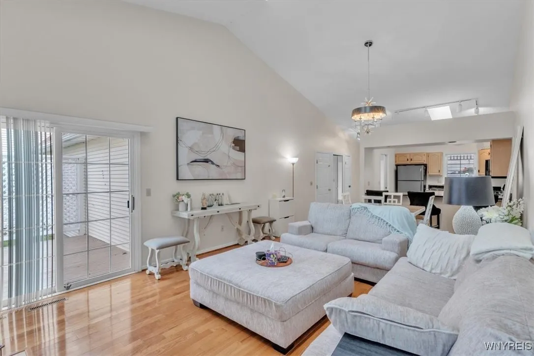 42 Spicebush Lane, Amherst, New York 14221, Amherst, New York 14221, 2 Bedrooms Bedrooms, 7 Rooms Rooms,2 BathroomsBathrooms,Residential,For Sale,42 Spicebush Lane, Amherst, New York 14221,B1633275