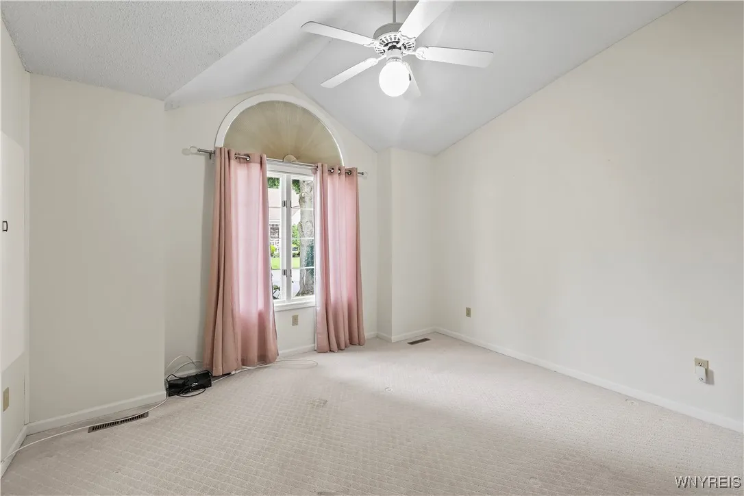 42 Spicebush Lane, Amherst, New York 14221, Amherst, New York 14221, 2 Bedrooms Bedrooms, 7 Rooms Rooms,2 BathroomsBathrooms,Residential,For Sale,42 Spicebush Lane, Amherst, New York 14221,B1633275