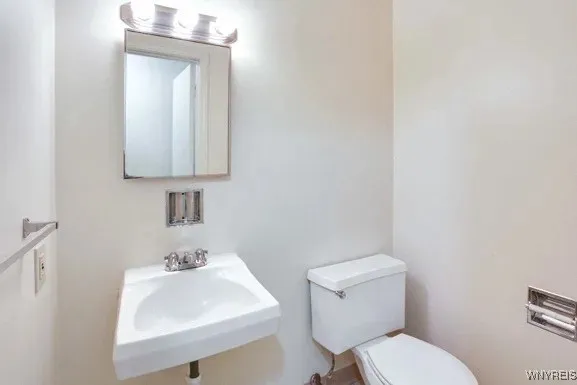 64 Sundridge, Amherst, New York 14228, Amherst, New York 14228, 2 Bedrooms Bedrooms, 5 Rooms Rooms,1 BathroomBathrooms,Residential Lease,For Rent,64 Sundridge, Amherst, New York 14228,B1633280