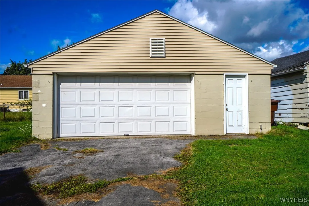 34 Lehigh St, Cheektowaga, New York 14206, Cheektowaga, New York 14206, 3 Bedrooms Bedrooms, 6 Rooms Rooms,1 BathroomBathrooms,Residential,For Sale,34 Lehigh St, Cheektowaga, New York 14206,0,B1632920