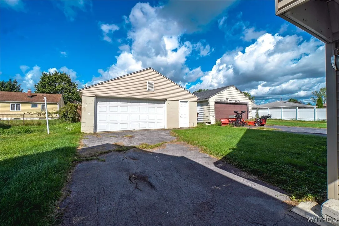 34 Lehigh St, Cheektowaga, New York 14206, Cheektowaga, New York 14206, 3 Bedrooms Bedrooms, 6 Rooms Rooms,1 BathroomBathrooms,Residential,For Sale,34 Lehigh St, Cheektowaga, New York 14206,0,B1632920