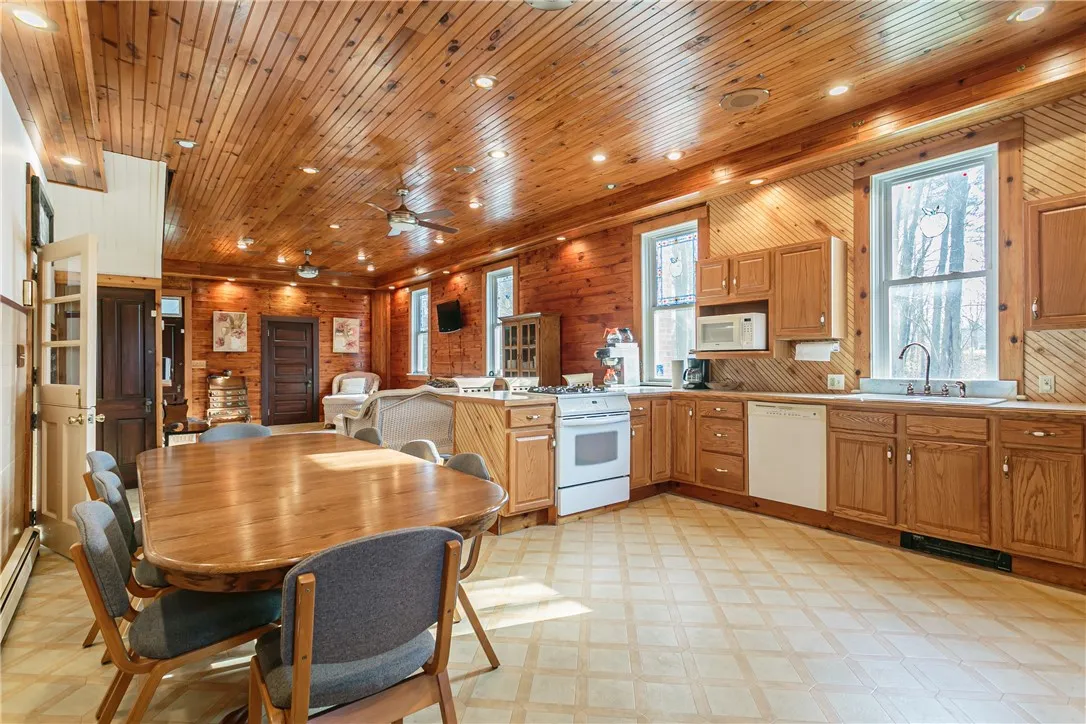 43 Brown Street, Albion, New York 14411, Albion, New York 14411, 9 Bedrooms Bedrooms, 13 Rooms Rooms,6 BathroomsBathrooms,Residential,For Sale,43 Brown Street, Albion, New York 14411,R1633136
