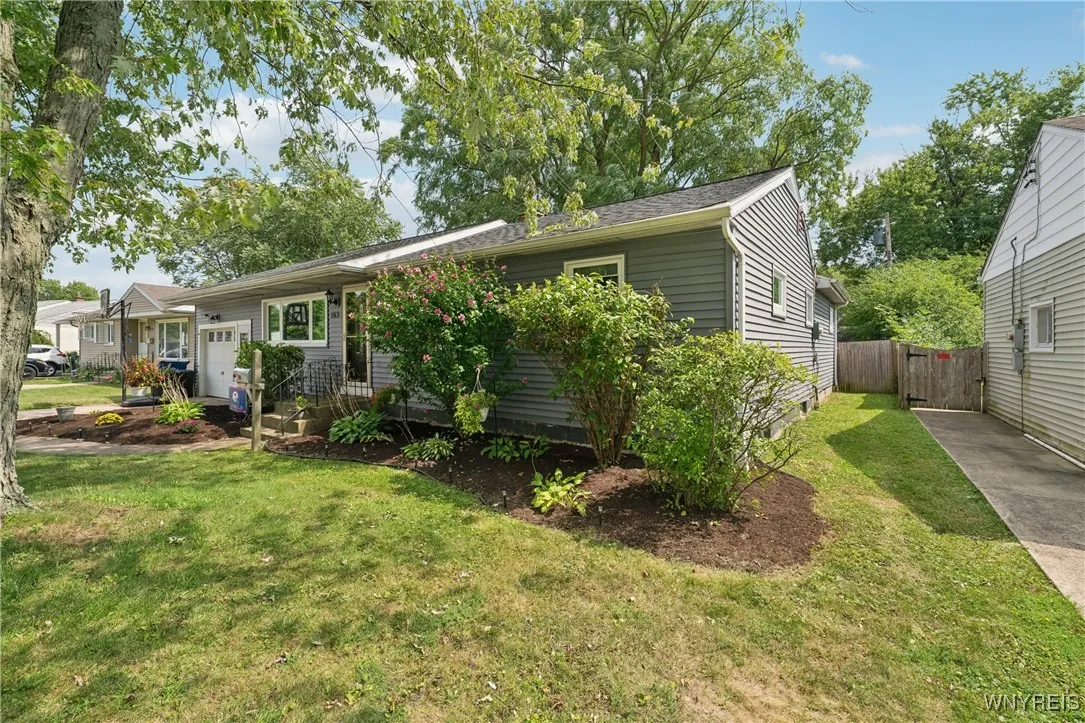 163 Coronation Drive, Amherst, New York 14226, Amherst, New York 14226, 3 Bedrooms Bedrooms, 6 Rooms Rooms,2 BathroomsBathrooms,Residential,For Sale,163 Coronation Drive, Amherst, New York 14226,B1632828