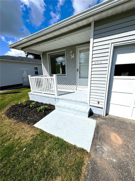 223 Woodside Place, Irondequoit, New York 14609, Irondequoit, New York 14609, 3 Bedrooms Bedrooms, 5 Rooms Rooms,1 BathroomBathrooms,Residential,For Sale,223 Woodside Place, Irondequoit, New York 14609,R1633252