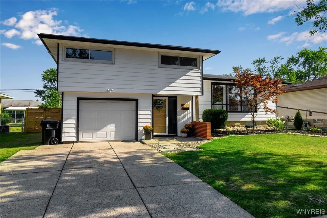 83 Millwood Drive, Tonawanda, New York 14150, Tonawanda, New York 14150, 3 Bedrooms Bedrooms, 8 Rooms Rooms,2 BathroomsBathrooms,Residential,For Sale,83 Millwood Drive, Tonawanda, New York 14150,B1633230