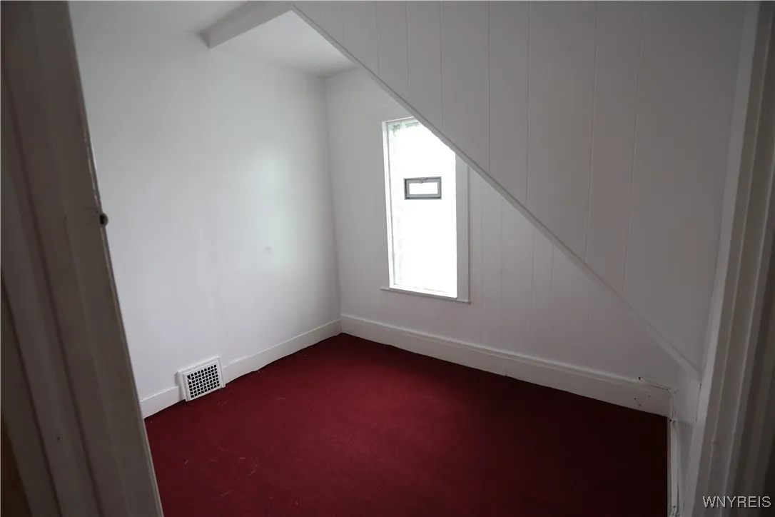 13 Lester Street, Buffalo, New York 14210, Buffalo, New York 14210, 3 Bedrooms Bedrooms, 5 Rooms Rooms,1 BathroomBathrooms,Residential Lease,For Rent,13 Lester Street, Buffalo, New York 14210,B1632554