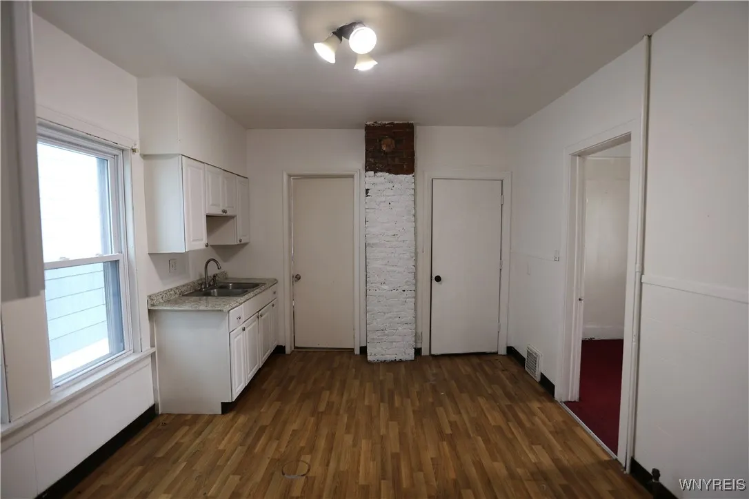 13 Lester Street, Buffalo, New York 14210, Buffalo, New York 14210, 3 Bedrooms Bedrooms, 5 Rooms Rooms,1 BathroomBathrooms,Residential Lease,For Rent,13 Lester Street, Buffalo, New York 14210,B1632554