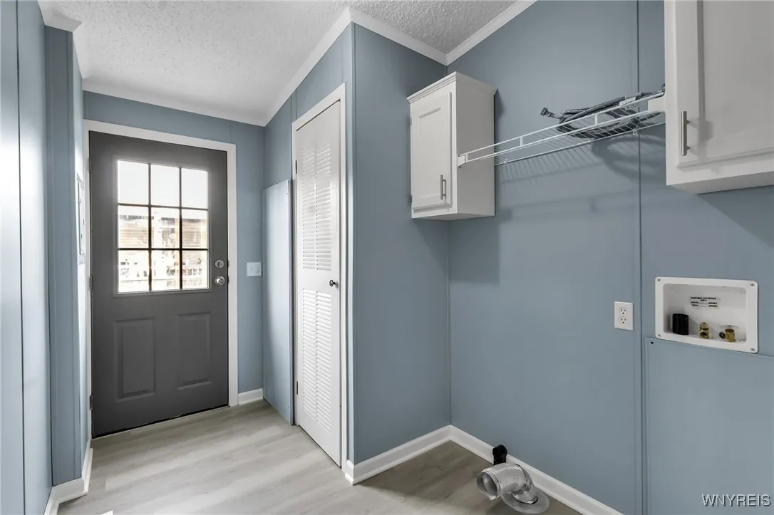 1227 Parkwood Drive, Lockport Town, New York 14094, Lockport Town, New York 14094, 3 Bedrooms Bedrooms, 6 Rooms Rooms,2 BathroomsBathrooms,Residential,For Sale,1227 Parkwood Drive, Lockport Town, New York 14094,B1633274