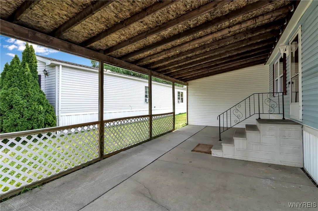 1227 Parkwood Drive, Lockport Town, New York 14094, Lockport Town, New York 14094, 3 Bedrooms Bedrooms, 6 Rooms Rooms,2 BathroomsBathrooms,Residential,For Sale,1227 Parkwood Drive, Lockport Town, New York 14094,B1633274