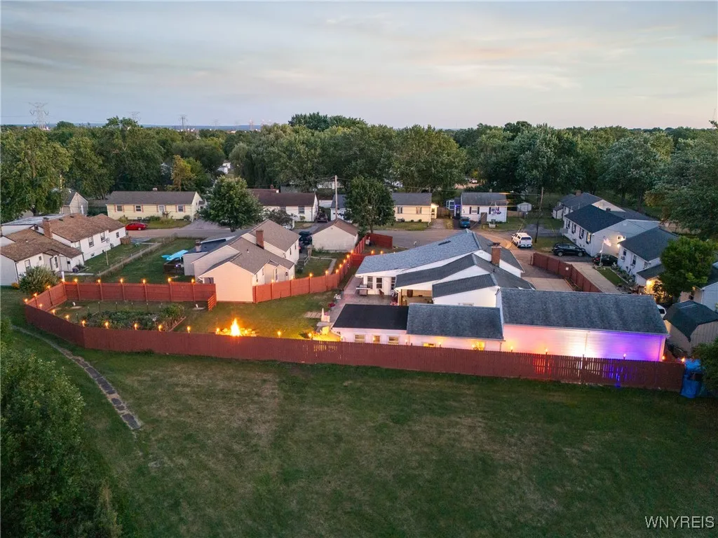 17 Redwood Drive 15, Cheektowaga, New York 14225, Cheektowaga, New York 14225, 5 Bedrooms Bedrooms, ,2 BathroomsBathrooms,Residential,For Sale,17 Redwood Drive 15, Cheektowaga, New York 14225,B1633246