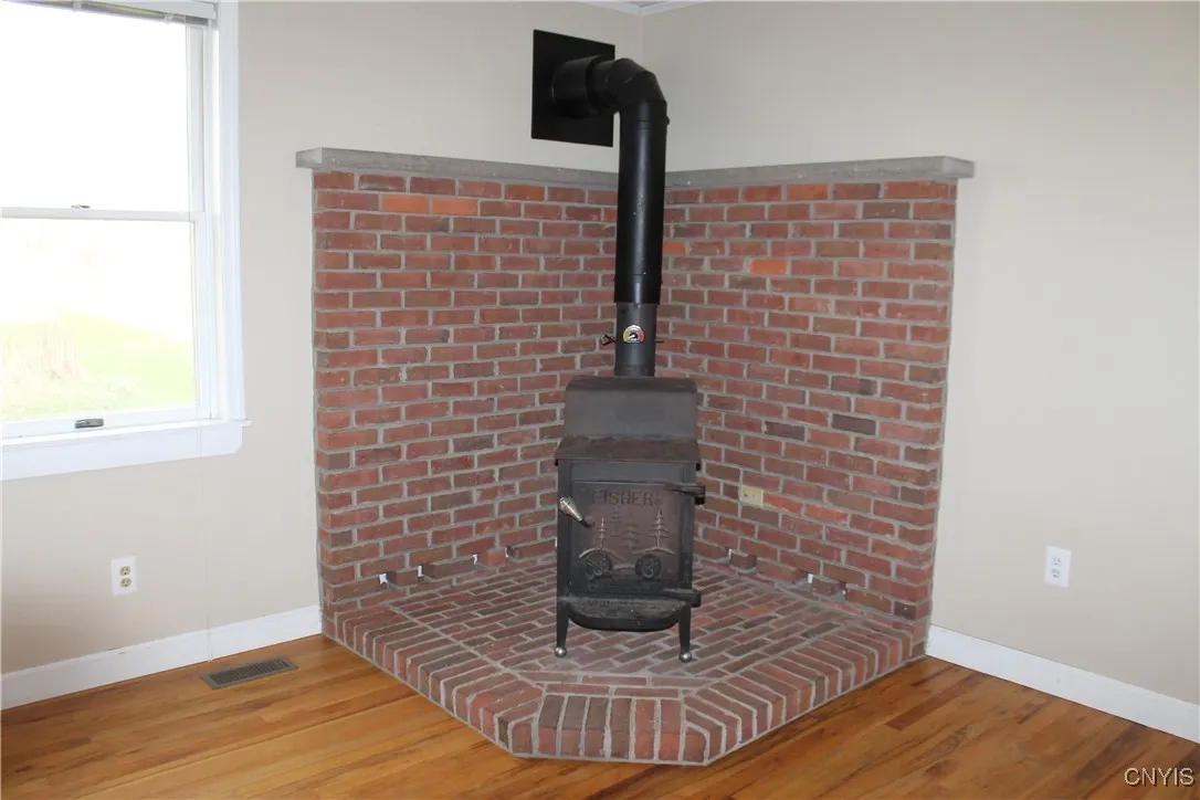 202 Monroe Street, Hounsfield, New York 13685, Hounsfield, New York 13685, 3 Bedrooms Bedrooms, 8 Rooms Rooms,2 BathroomsBathrooms,Residential Lease,For Rent,202 Monroe Street, Hounsfield, New York 13685,S1631427