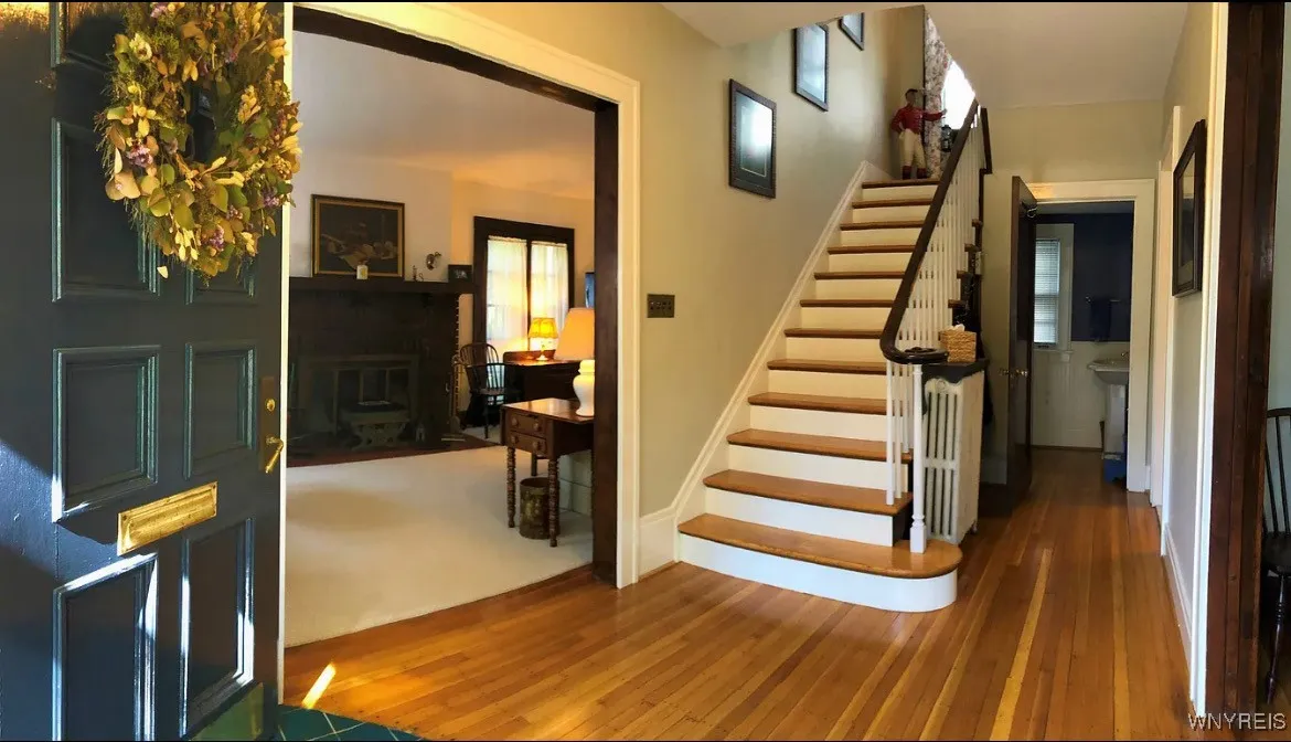 47 Edge Park Avenue, Buffalo, New York 14216, Buffalo, New York 14216, 3 Bedrooms Bedrooms, 10 Rooms Rooms,2 BathroomsBathrooms,Residential Lease,For Rent,47 Edge Park Avenue, Buffalo, New York 14216,B1633266