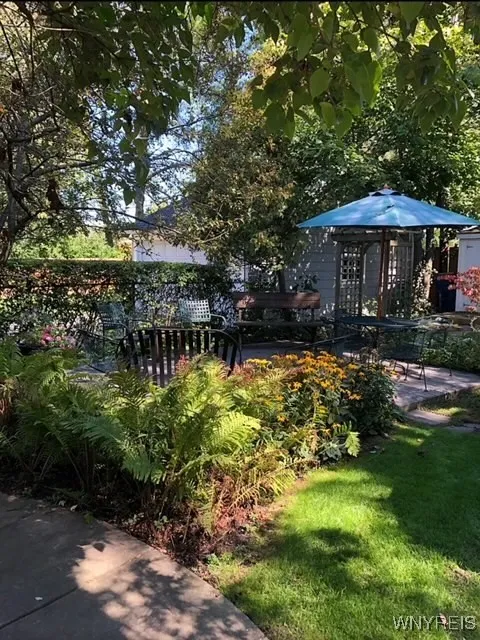 47 Edge Park Avenue, Buffalo, New York 14216, Buffalo, New York 14216, 3 Bedrooms Bedrooms, 10 Rooms Rooms,2 BathroomsBathrooms,Residential Lease,For Rent,47 Edge Park Avenue, Buffalo, New York 14216,B1633266