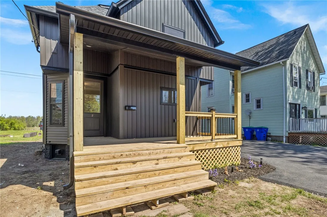 339 West Bank Street, Albion, New York 14411, Albion, New York 14411, 3 Bedrooms Bedrooms, 9 Rooms Rooms,2 BathroomsBathrooms,Residential,For Sale,339 West Bank Street, Albion, New York 14411,R1633314