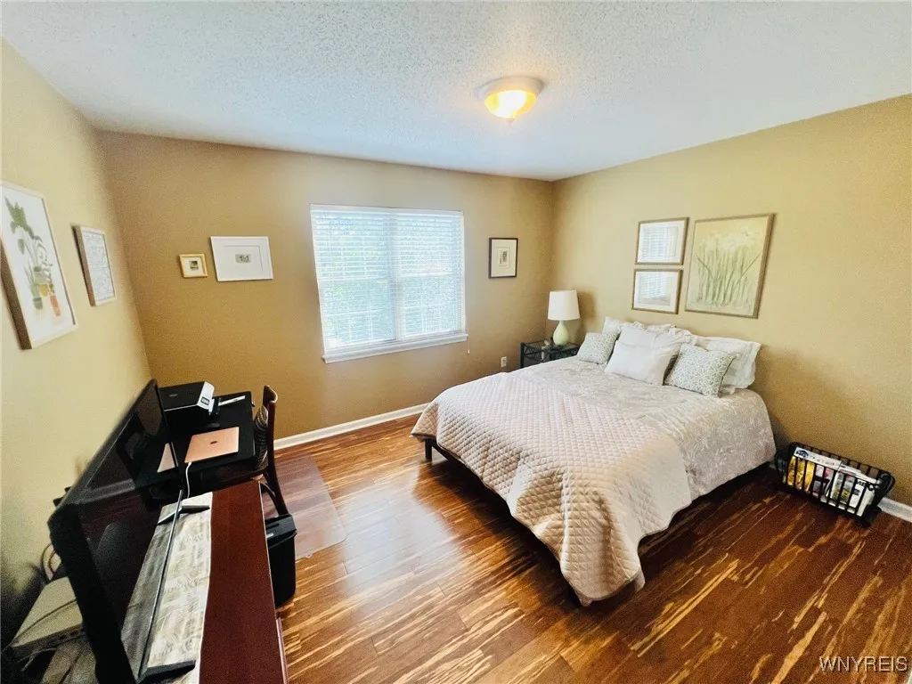second upstairs bedroom