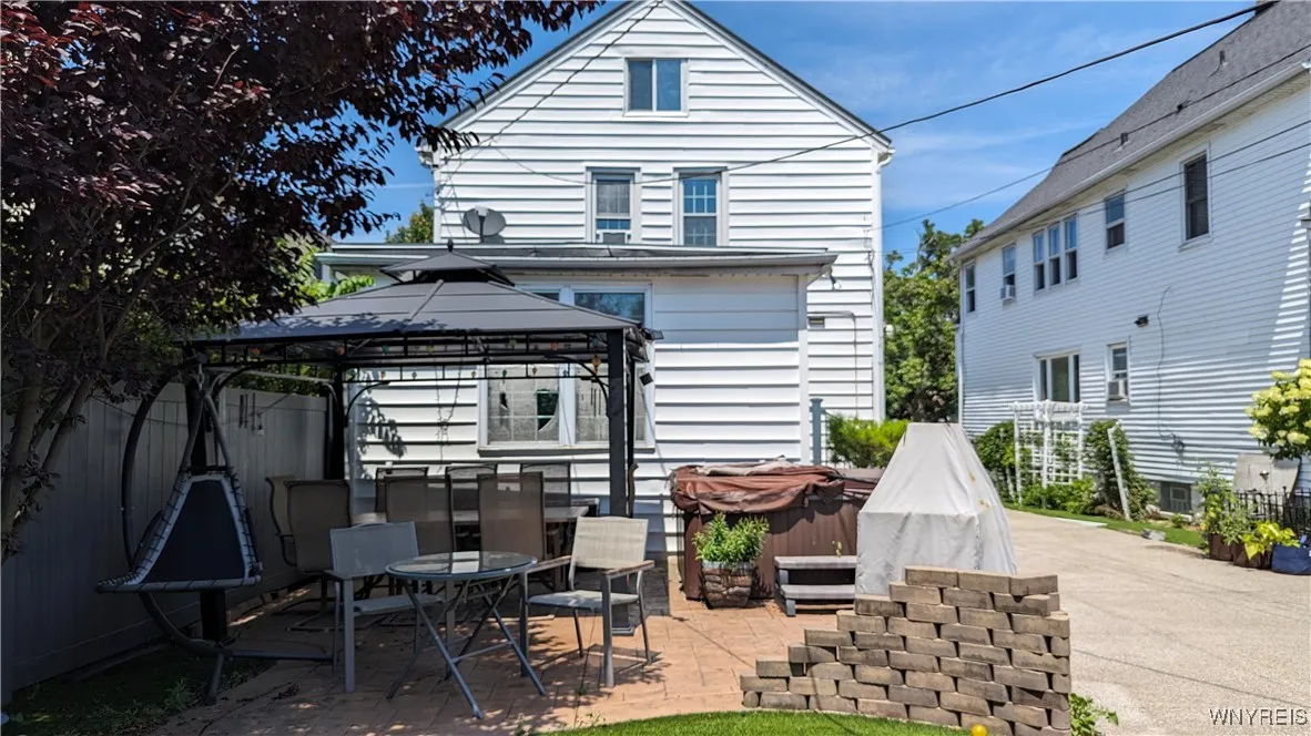 81 Knox Avenue, Buffalo, New York 14216, Buffalo, New York 14216, 2 Bedrooms Bedrooms, 6 Rooms Rooms,1 BathroomBathrooms,Residential Lease,For Rent,81 Knox Avenue, Buffalo, New York 14216,B1633193