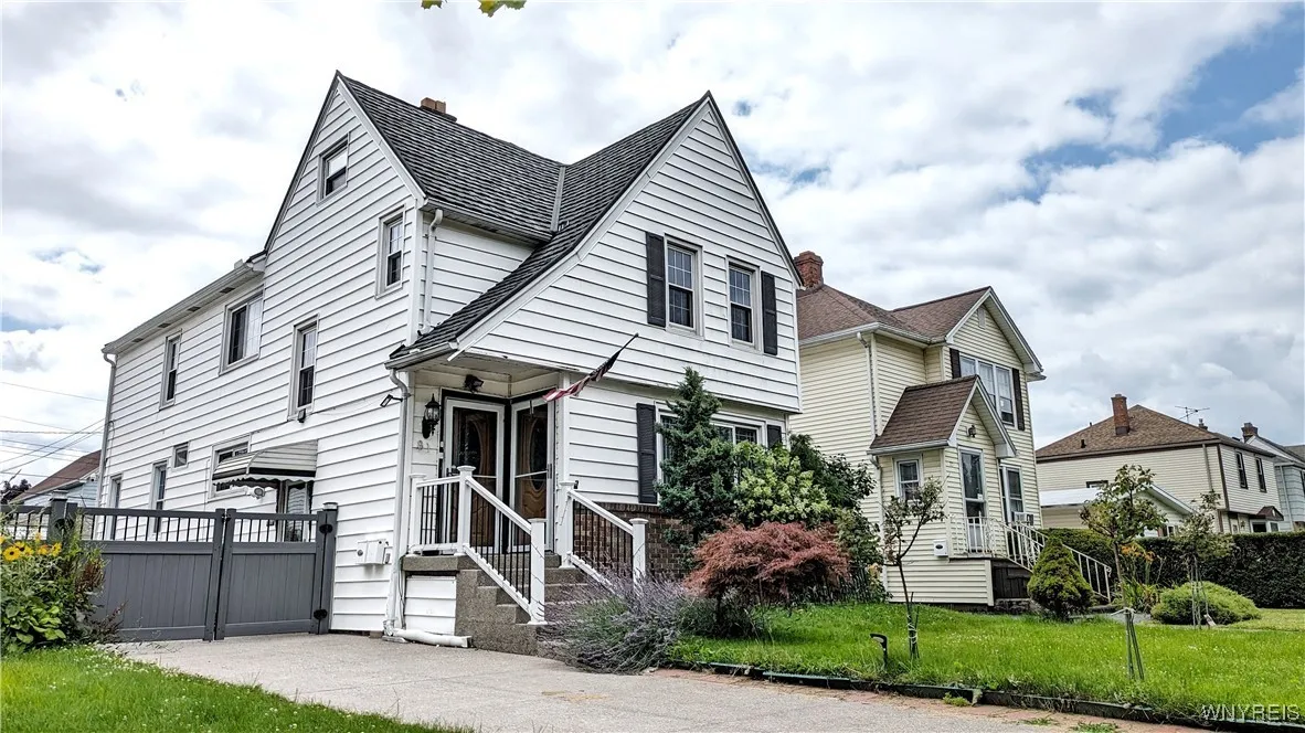 81 Knox Avenue, Buffalo, New York 14216, Buffalo, New York 14216, 2 Bedrooms Bedrooms, 6 Rooms Rooms,1 BathroomBathrooms,Residential Lease,For Rent,81 Knox Avenue, Buffalo, New York 14216,B1633193