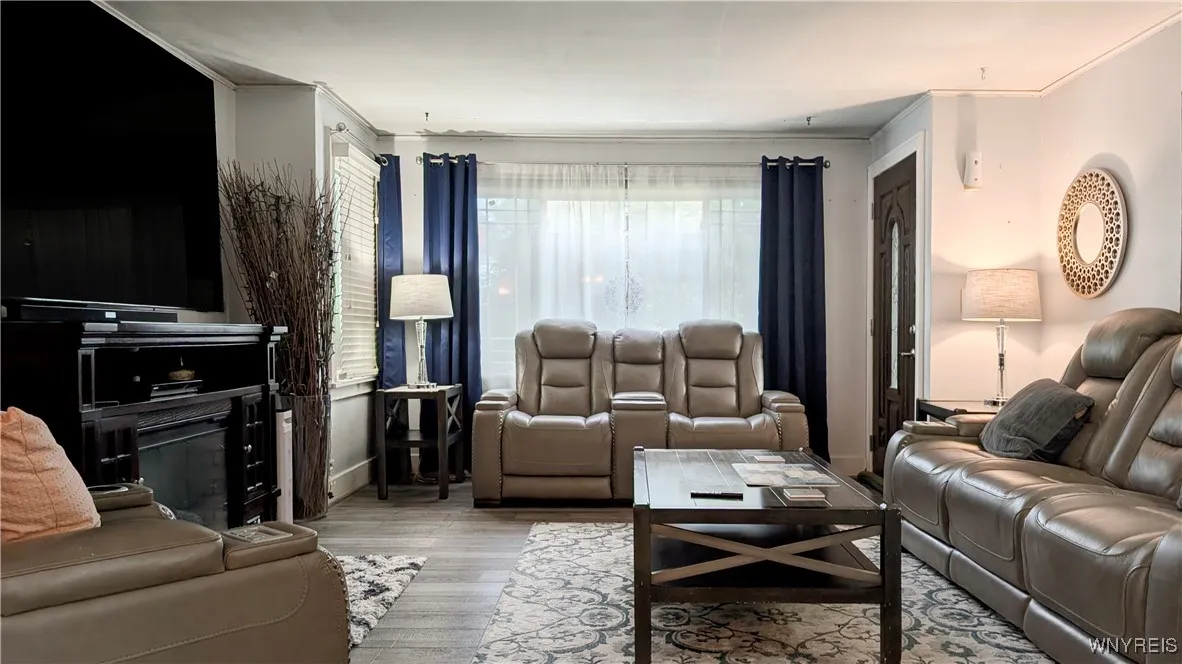 81 Knox Avenue, Buffalo, New York 14216, Buffalo, New York 14216, 2 Bedrooms Bedrooms, 6 Rooms Rooms,1 BathroomBathrooms,Residential Lease,For Rent,81 Knox Avenue, Buffalo, New York 14216,B1633193