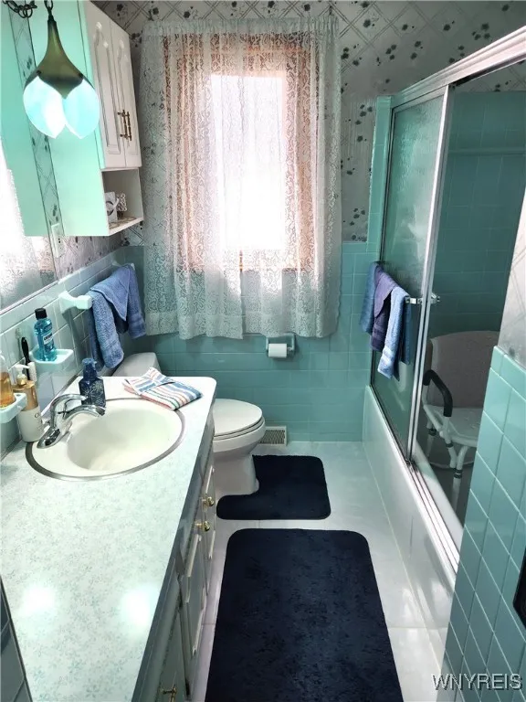56 Oakwood Drive, Cheektowaga, New York 14227, Cheektowaga, New York 14227, 4 Bedrooms Bedrooms, 10 Rooms Rooms,2 BathroomsBathrooms,Residential,For Sale,56 Oakwood Drive, Cheektowaga, New York 14227,B1627073