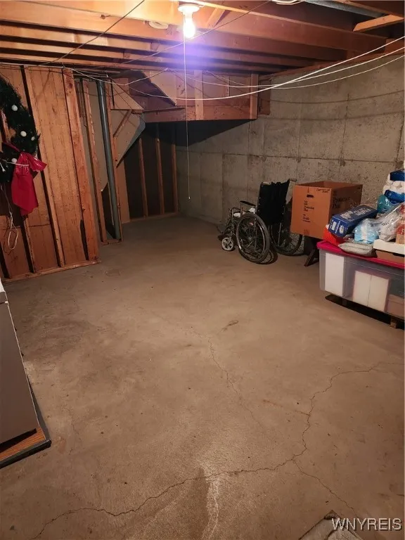 56 Oakwood Drive, Cheektowaga, New York 14227, Cheektowaga, New York 14227, 4 Bedrooms Bedrooms, 10 Rooms Rooms,2 BathroomsBathrooms,Residential,For Sale,56 Oakwood Drive, Cheektowaga, New York 14227,B1627073