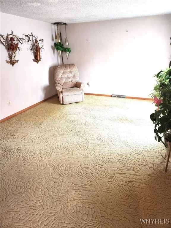 56 Oakwood Drive, Cheektowaga, New York 14227, Cheektowaga, New York 14227, 4 Bedrooms Bedrooms, 10 Rooms Rooms,2 BathroomsBathrooms,Residential,For Sale,56 Oakwood Drive, Cheektowaga, New York 14227,B1627073
