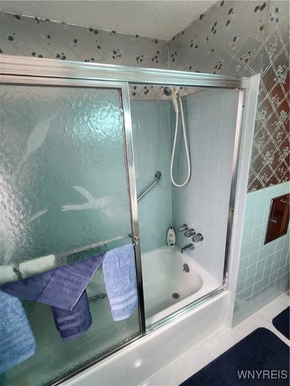 56 Oakwood Drive, Cheektowaga, New York 14227, Cheektowaga, New York 14227, 4 Bedrooms Bedrooms, 10 Rooms Rooms,2 BathroomsBathrooms,Residential,For Sale,56 Oakwood Drive, Cheektowaga, New York 14227,B1627073