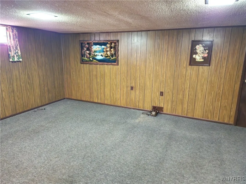 56 Oakwood Drive, Cheektowaga, New York 14227, Cheektowaga, New York 14227, 4 Bedrooms Bedrooms, 10 Rooms Rooms,2 BathroomsBathrooms,Residential,For Sale,56 Oakwood Drive, Cheektowaga, New York 14227,B1627073