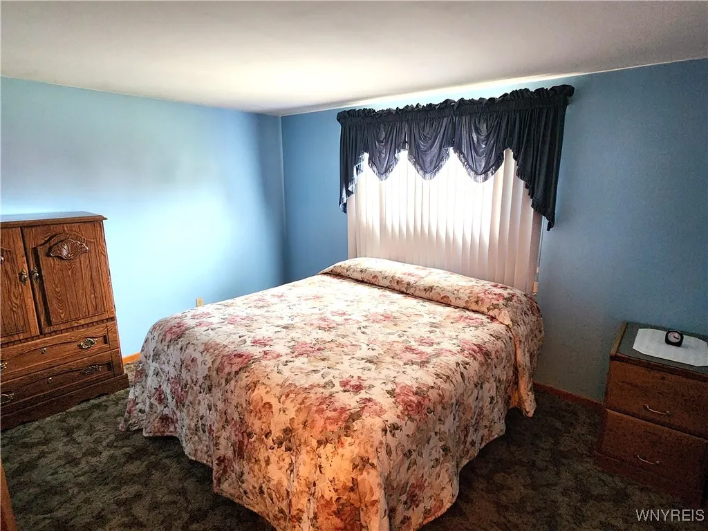 56 Oakwood Drive, Cheektowaga, New York 14227, Cheektowaga, New York 14227, 4 Bedrooms Bedrooms, 10 Rooms Rooms,2 BathroomsBathrooms,Residential,For Sale,56 Oakwood Drive, Cheektowaga, New York 14227,B1627073