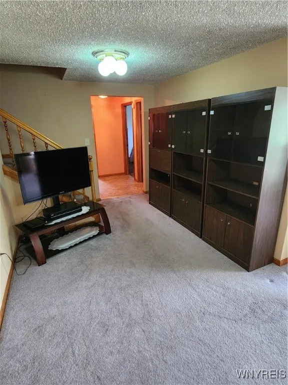 56 Oakwood Drive, Cheektowaga, New York 14227, Cheektowaga, New York 14227, 4 Bedrooms Bedrooms, 10 Rooms Rooms,2 BathroomsBathrooms,Residential,For Sale,56 Oakwood Drive, Cheektowaga, New York 14227,B1627073