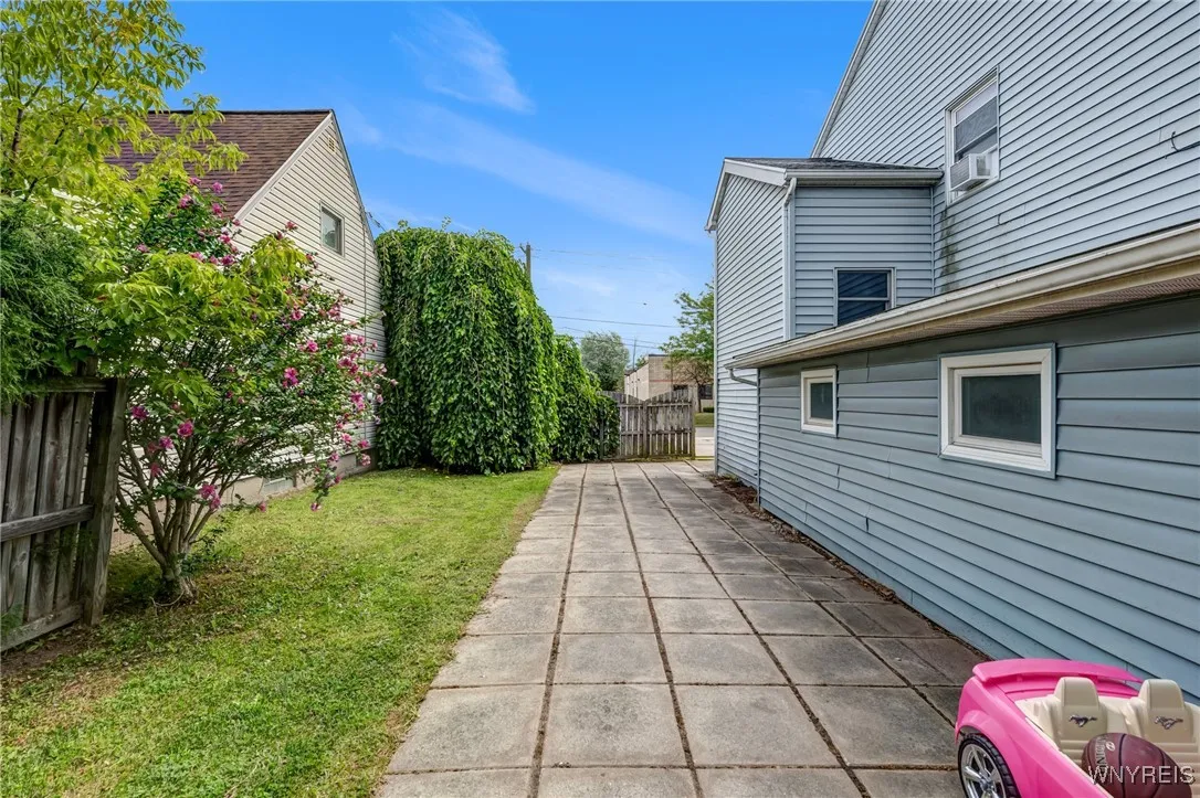 2346 William Street, Cheektowaga, New York 14206, Cheektowaga, New York 14206, ,Commercial Sale,For Sale,2346 William Street, Cheektowaga, New York 14206,B1632827