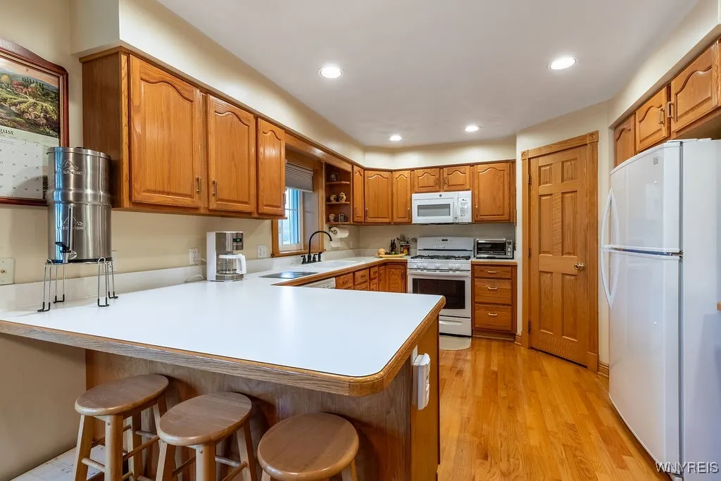 7960 Goodrich Road, Clarence, New York 14032, Clarence, New York 14032, 3 Bedrooms Bedrooms, 7 Rooms Rooms,1 BathroomBathrooms,Residential,For Sale,7960 Goodrich Road, Clarence, New York 14032,B1633218