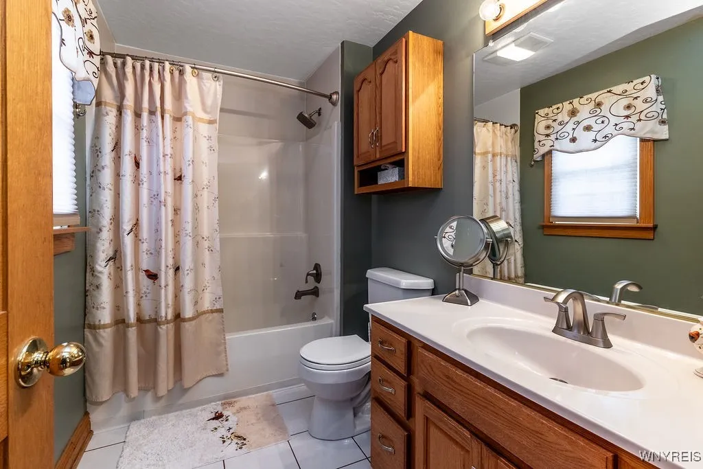 7960 Goodrich Road, Clarence, New York 14032, Clarence, New York 14032, 3 Bedrooms Bedrooms, 7 Rooms Rooms,1 BathroomBathrooms,Residential,For Sale,7960 Goodrich Road, Clarence, New York 14032,B1633218